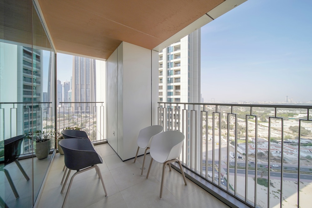 PVH - 2BR Artistic Retreat in Downtown Views 2