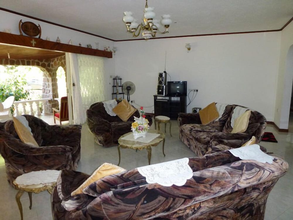 Chez Muriel Guest House photo 3