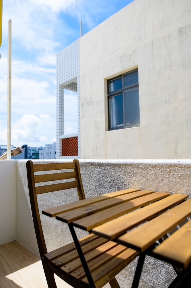 Summer Sea Hostel
