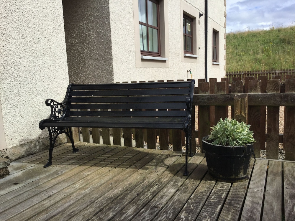 Inverness Apartments - Golf View