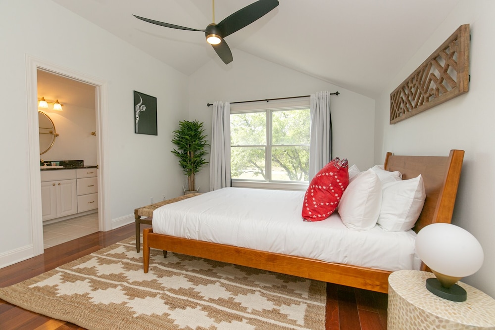 Spicewood Lodge W/pool, Hottub - Property Image 31