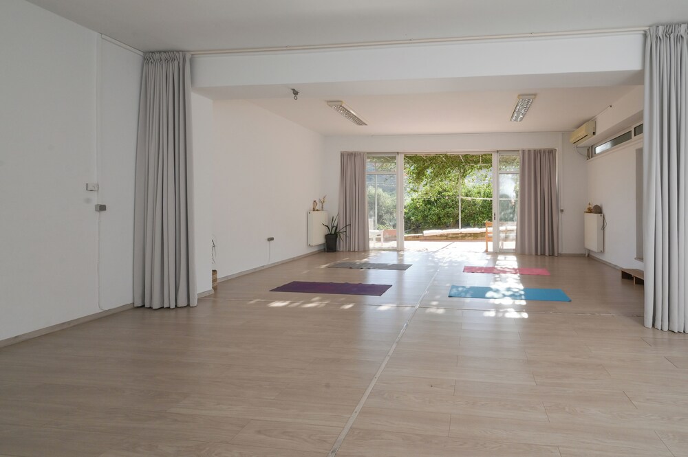 Antonis Apts - Physio Fitness Retreats