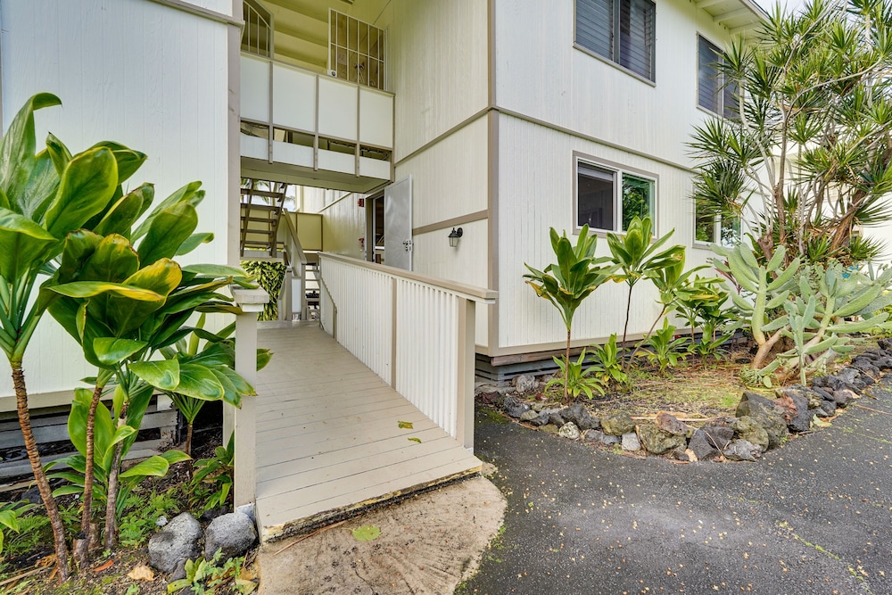 Walkable Kailua-kona Condo - 2 Blocks to Pier! view 3