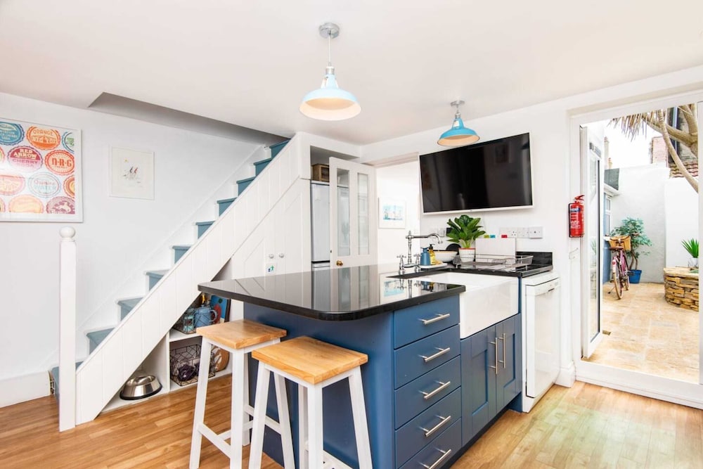 Quirky 1 Bedroom Apartment in Kemptown view 4