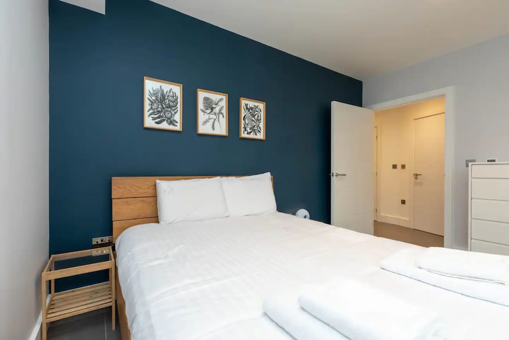 Modern Family Friendly 2 Bedroom Flat in Hackney Wick