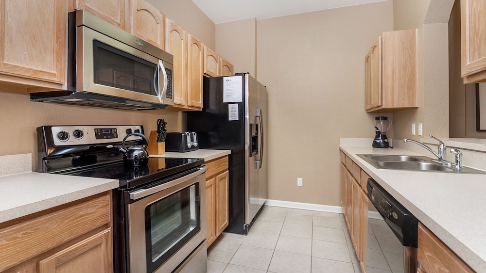 Windsor Hills Resort 3 Bedroom 4th Floor Condo with Resort Access 3 Apts