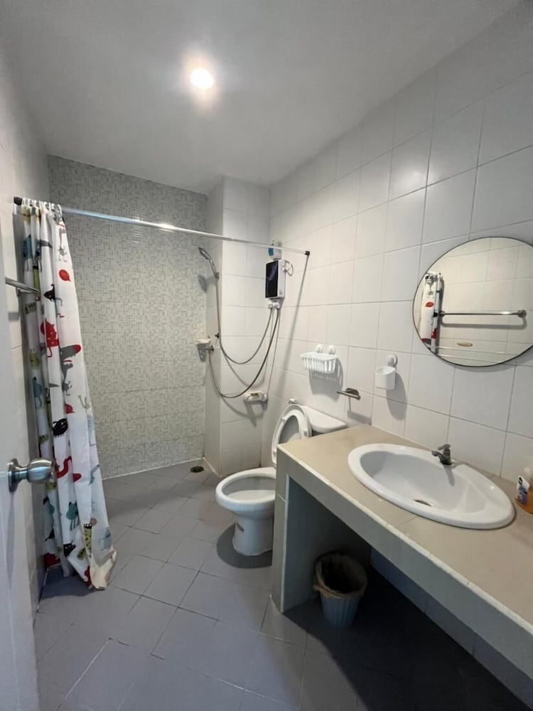 Private Apartment in Phuket With Balcony and Free Wifi