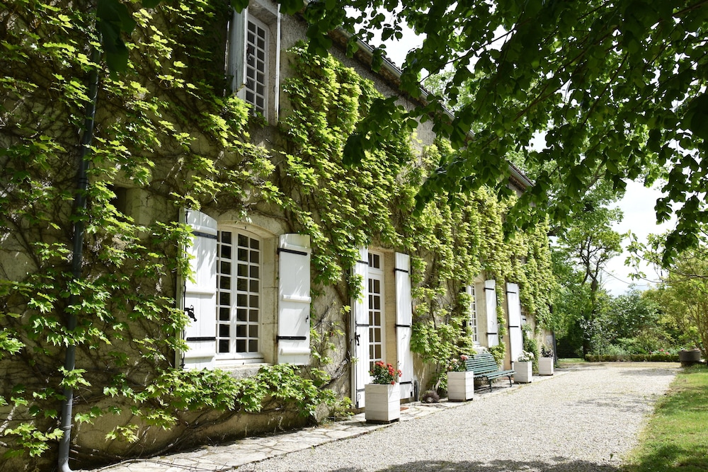 Hotel Les 2 Brigards - Image 1