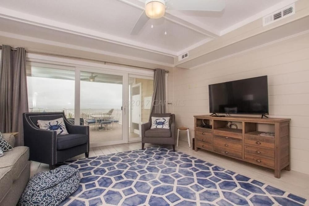 Pilot House 5 4 Bedroom Townhouse by RedAwning view 4
