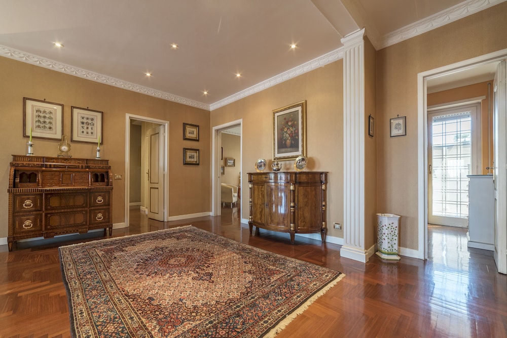 San Pietro Exclusive Panoramic Flat