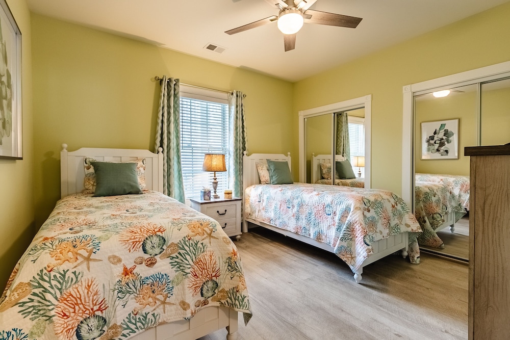 Magnolia Pointe Luster Leaf 4843-302 3 Bedroom Condo