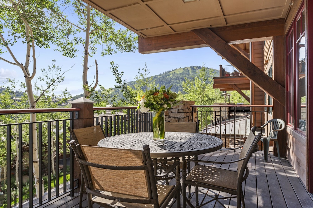 Shooting Star Lodge at Deer Valley Resort - Two Bedroom Residence #203 2 Condo