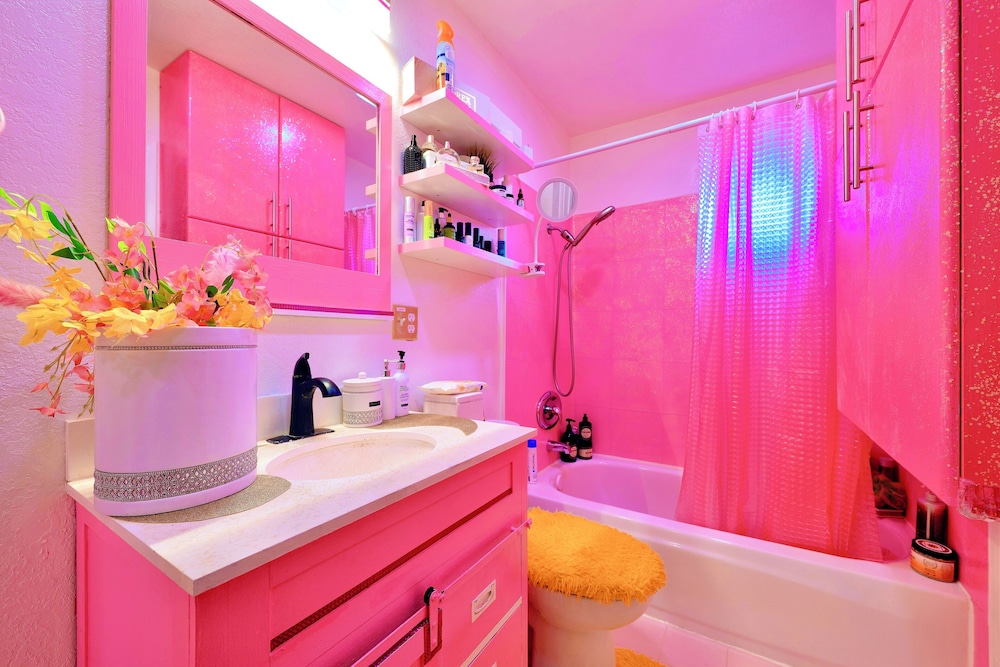 Pink Luxe Spa Retreat San Diego