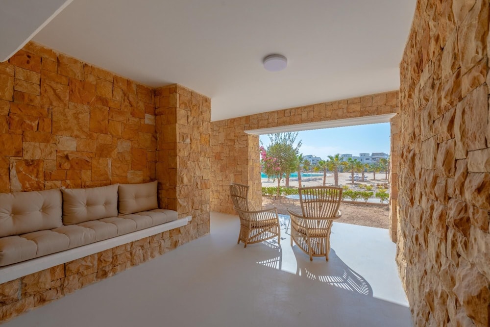 El Gouna Vacations - Vesta - Superior Apt - 3Br - Swan Lake - Property Image 5