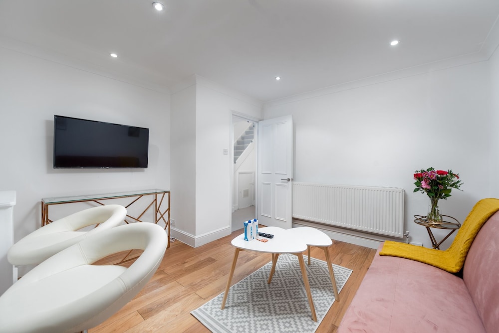 Anderson Street by CAPITAL