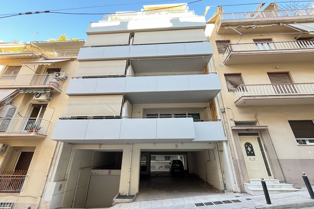 Minimalist 2Bedroom Apartment with Balcony in the heart of Athens