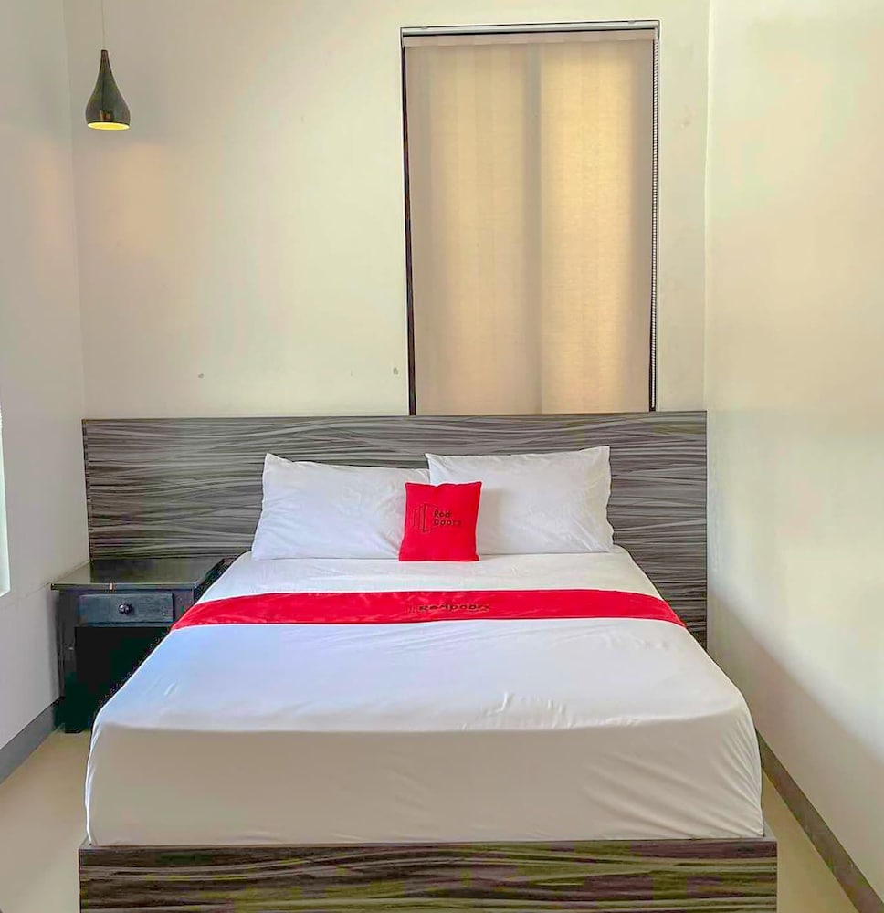 Anton's Loft Designer Resort Pansol