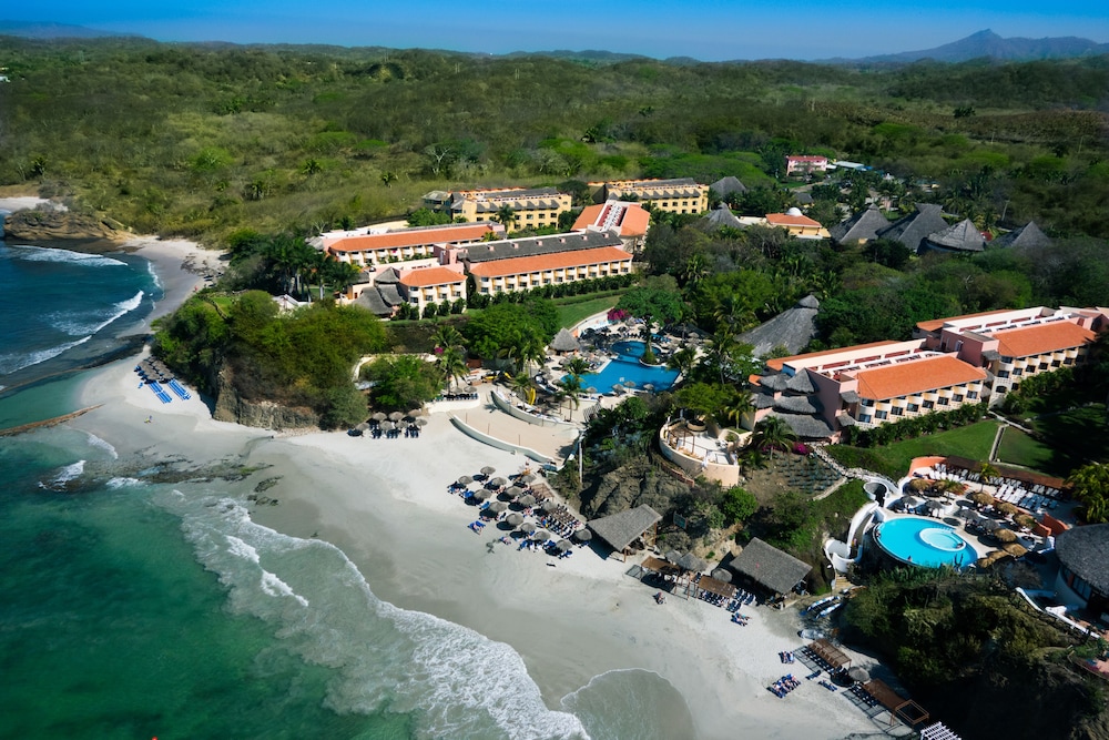 Grand Palladium Vallarta Resort  Spa - All Inclusive - Property Image 1