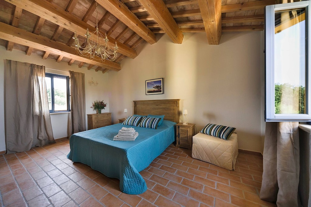 Villa Elettra 12 2 by Marche Holiday Villas
