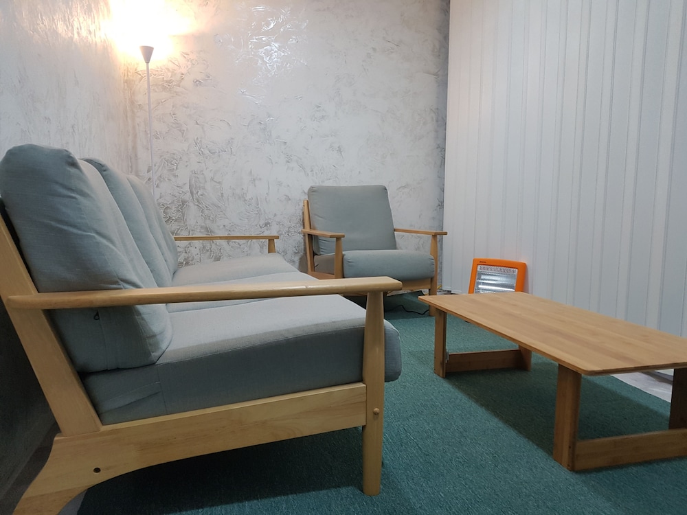 Buzz Guest House - Hostel