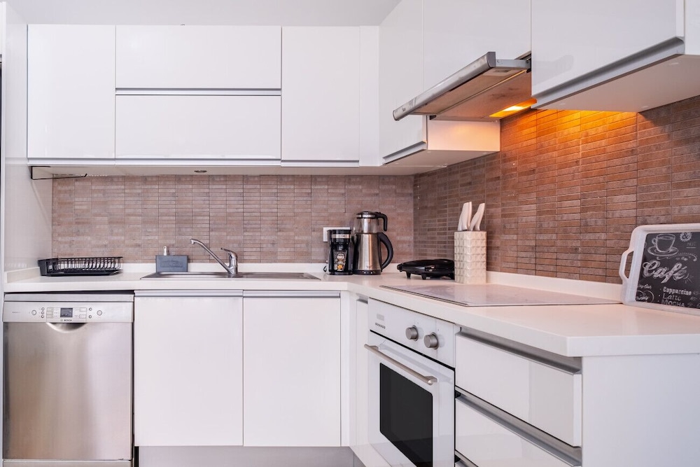Charming Flat With City View in Atasehir