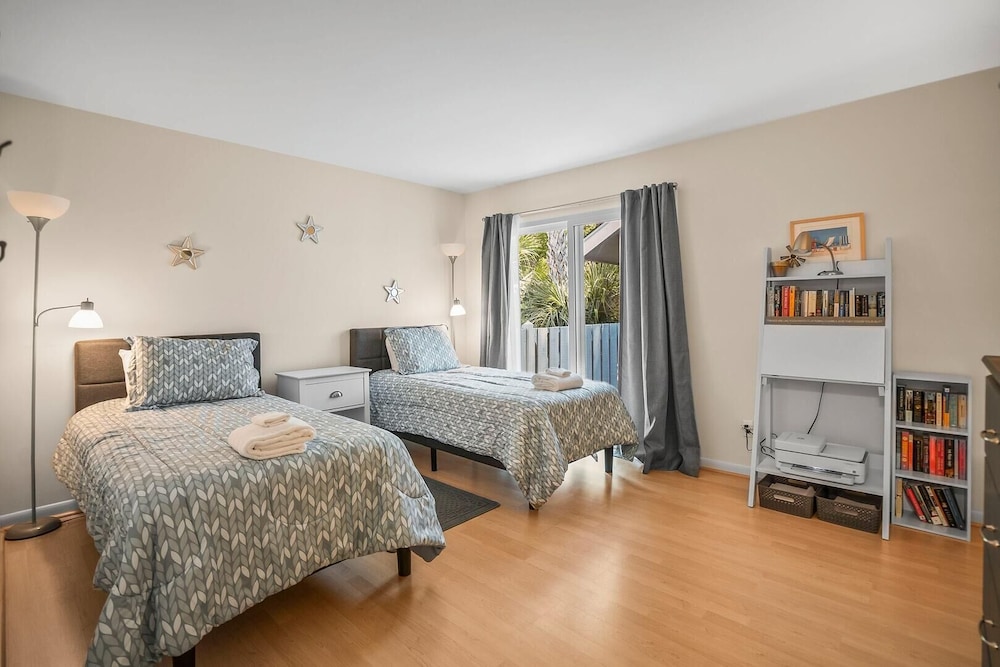 Beautifully Maintained 3-bed, 3-bath Home Offers Comfort & Privacy