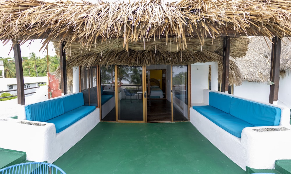 Hotel y Bungalows Acuario - Image 1