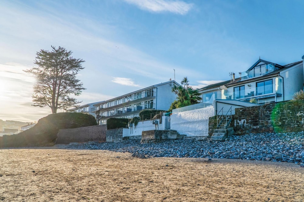 Beachways - 5 Bedroom Holiday Home - Saundersfoot view 4