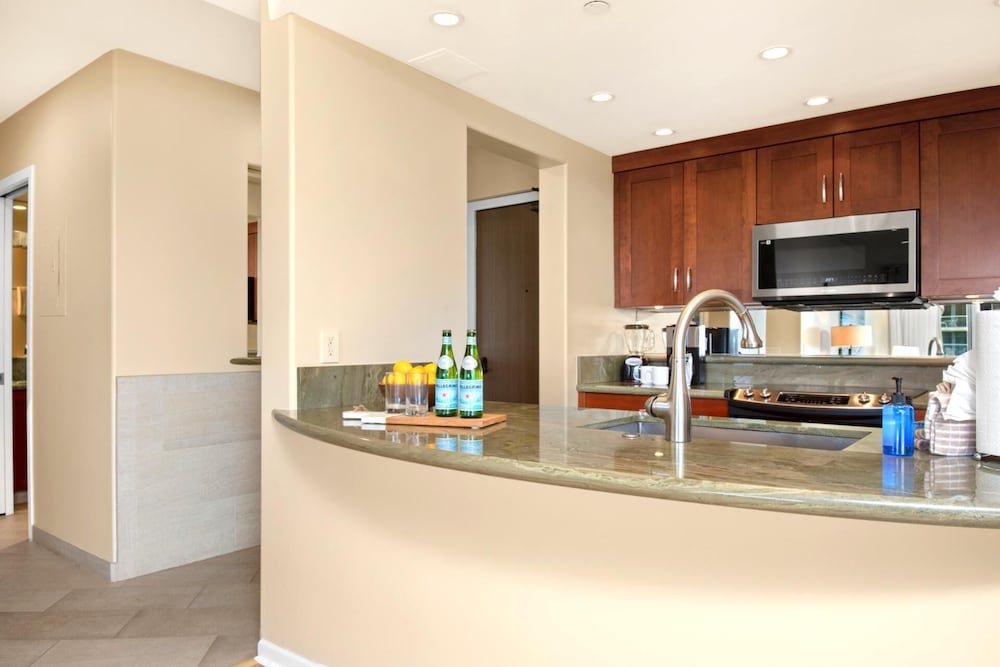 Whaler 3 Free Rental Cars KBM Resorts Ocean View 2-bedroom Unit At The Whaler Resort 3 Units, 4 Bedrooms WH Ml-1592