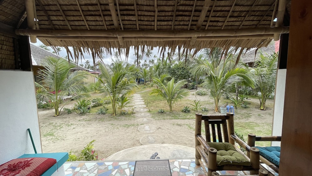 Footprints Beach Resort 35