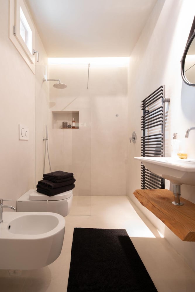 Officine Cavour Apartments