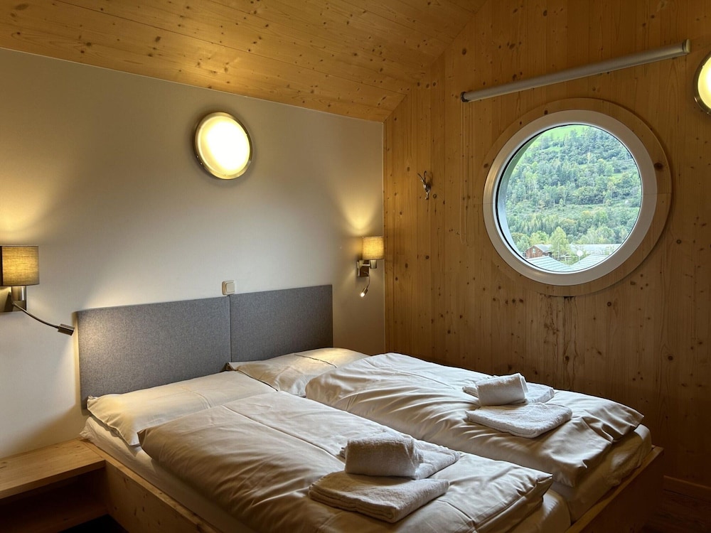Spacious Apartment Near ski Area