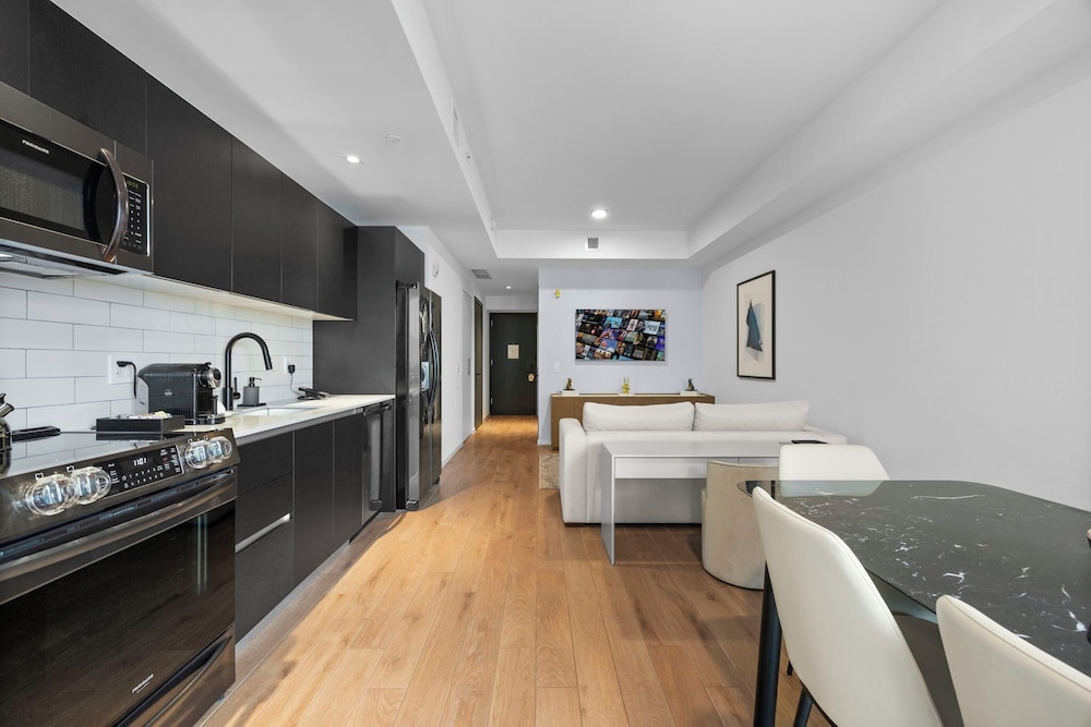 Luxury Studio with Stunning Views & Pool