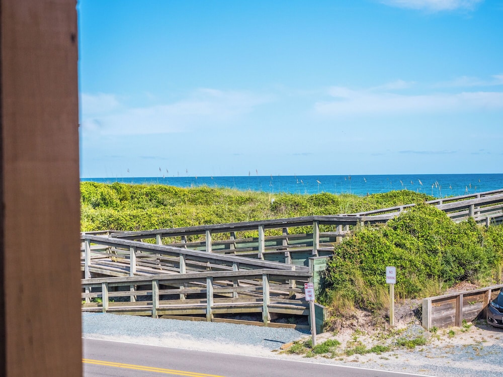 Callalily by Topsail Realty