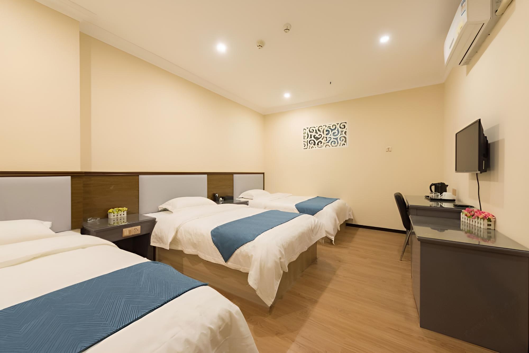 Huiyin Fashion Hotel