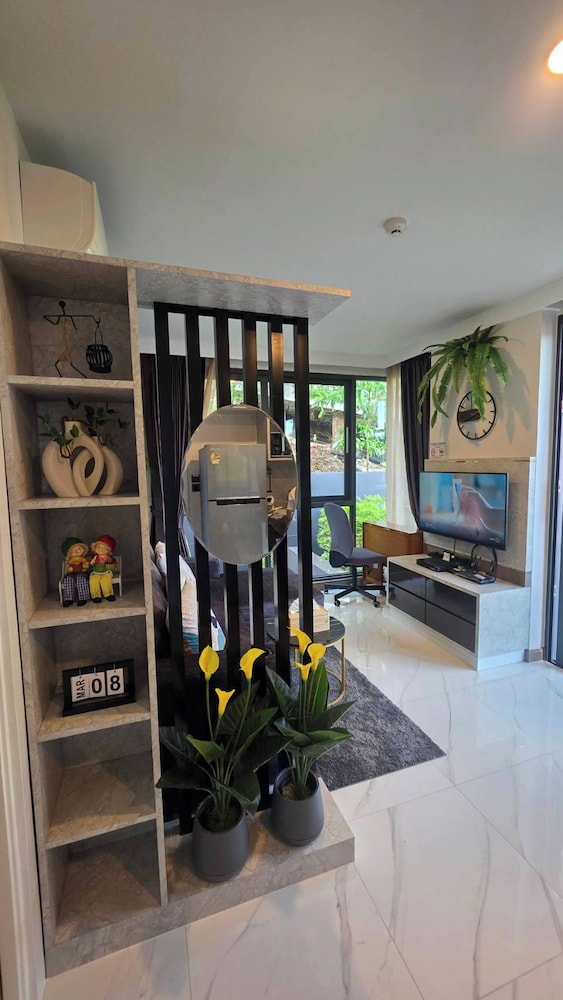 Room-a301- 1 Bedroom Corner Condo Forest