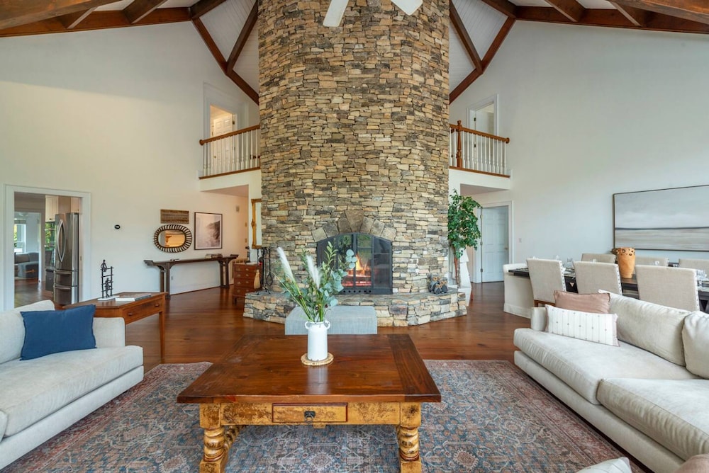 Riverfront Sanctuary Your Mountain Getaway