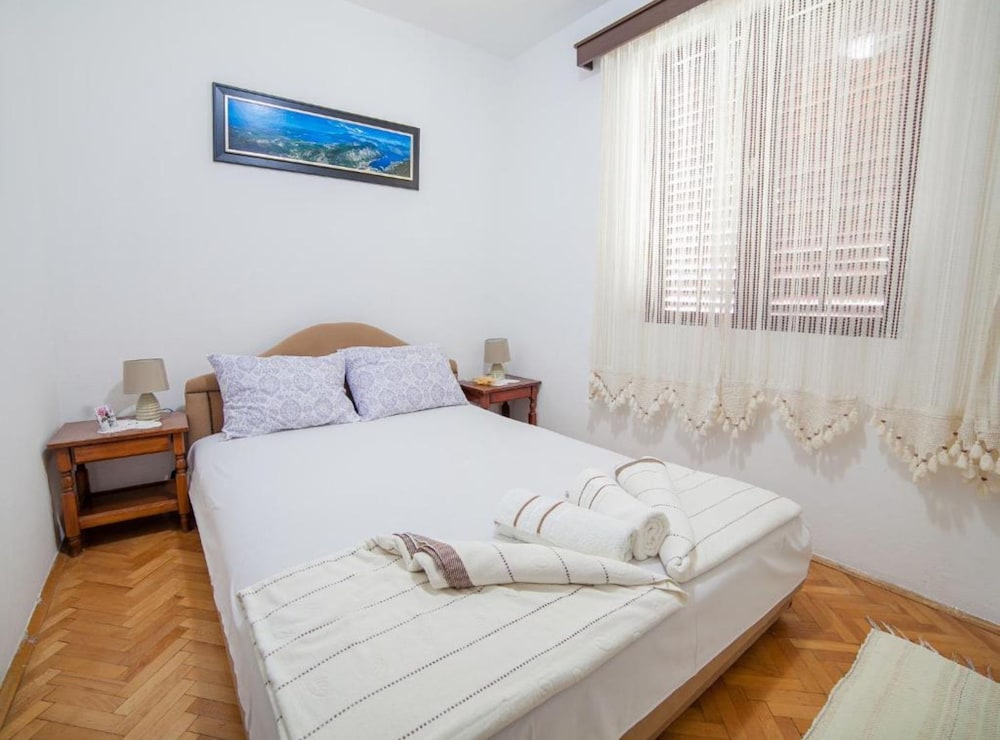 Petrovac Serenity Stay Near the Beach