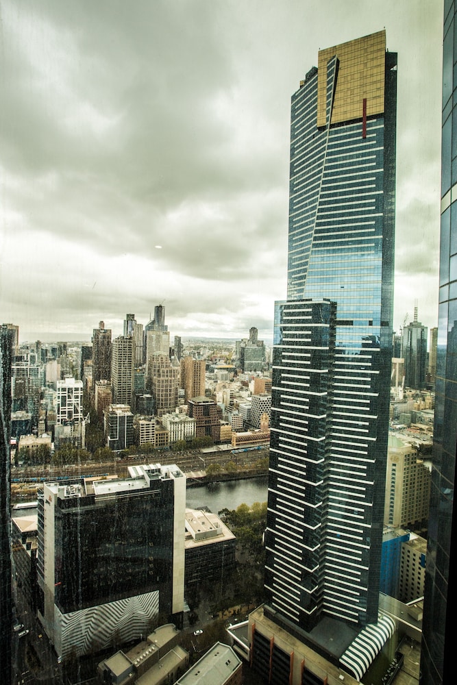 ReadySet Apartments on Southbank Boulevard