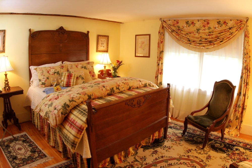 Colby Hill Inn view 3