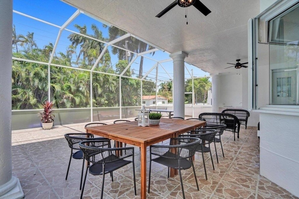 6br Elegant Hollywood Lakes Mansion W/ Pool & Spa 6 Bedroom Home