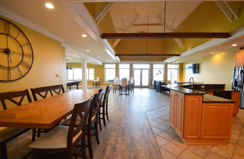 Waters Edge B&B Resort