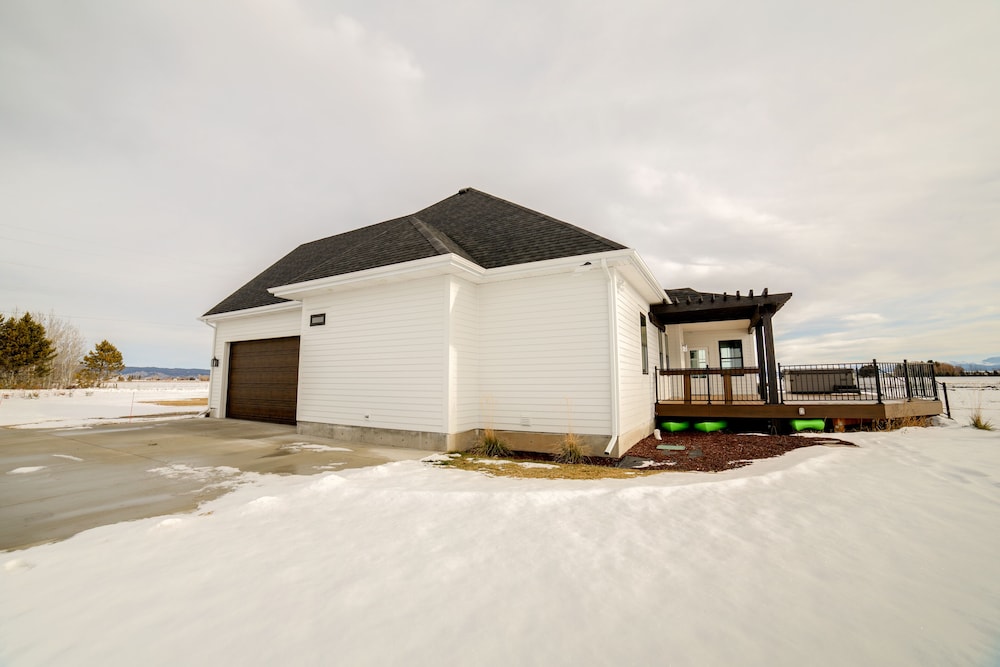 Teton Valley Getaway w/ Private Deck & Hot Tub! view 4