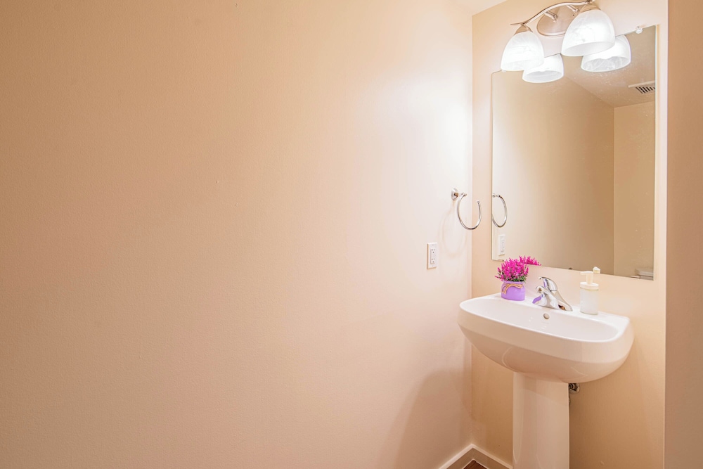 ROVE LIVING/KL - 44 Monroe