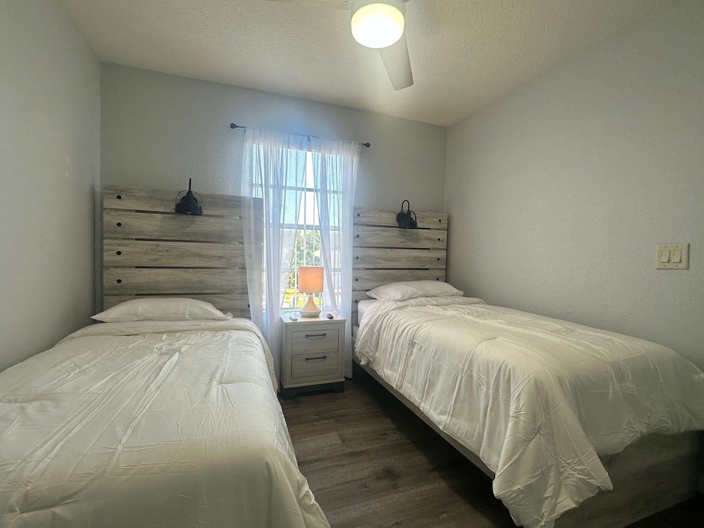 Family Villa 5 Bedroom Near Disney World