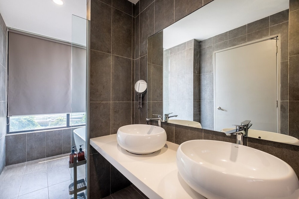 Astoria Ampang Condotel by Emily in Town