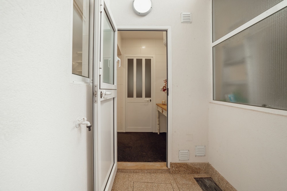 City Center Comfort Apartment A by Vacationy