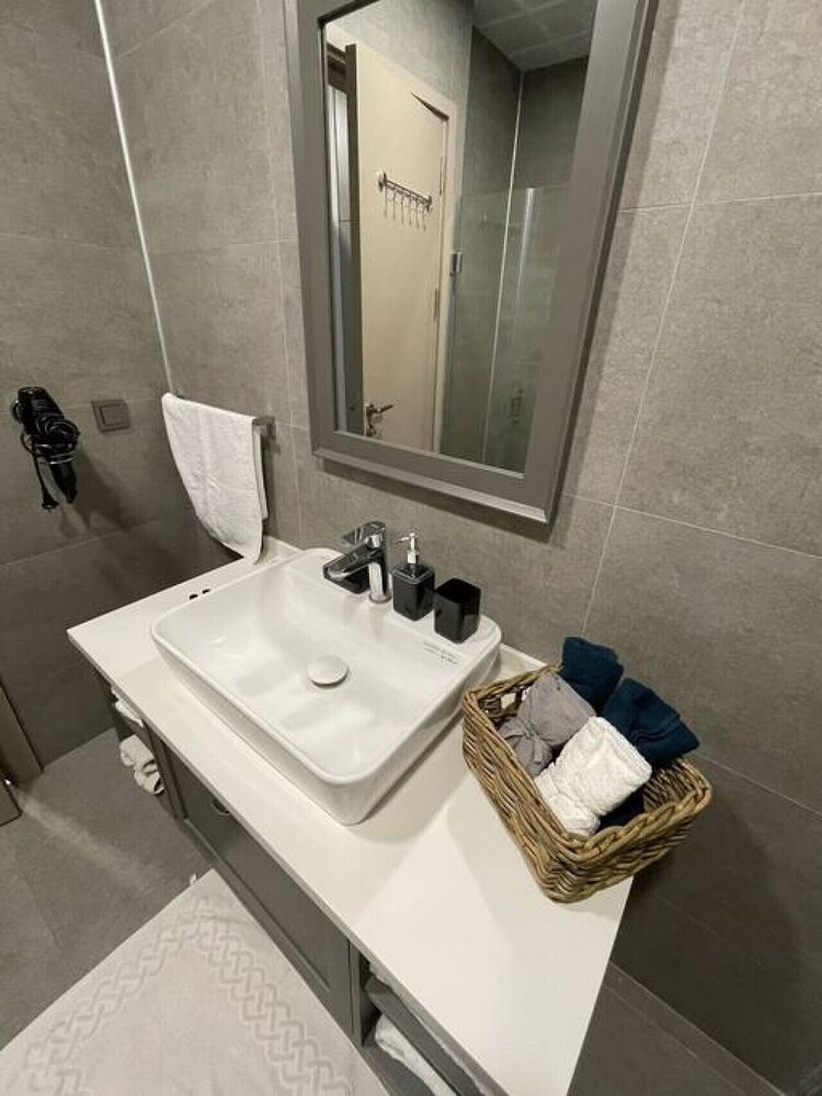 Modern Deluxe 1 1 Living Apartment Near Mall of Istanbul