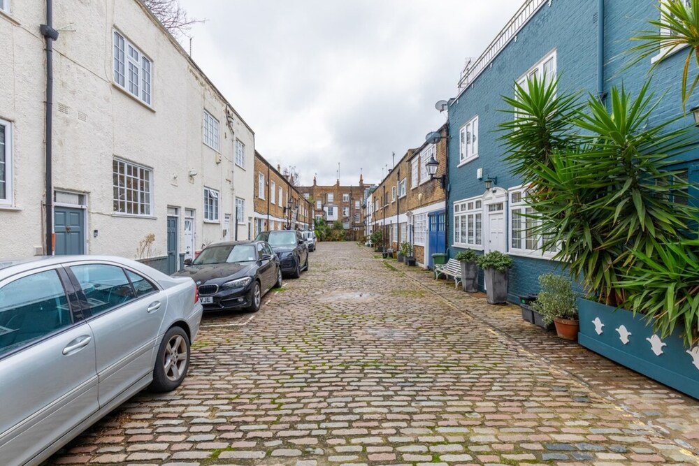 Hidden 1BD Flat Near Regents Park, Warwick Avenue