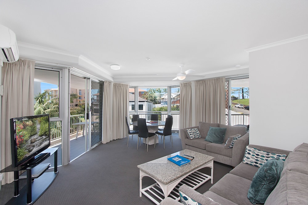 Coolangatta Vacations - Rainbow Bay Resort - Property Image 2